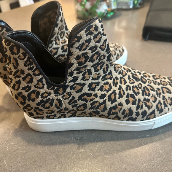 Steve Madden Lowry high top leopard print sneakers - Picture 1 of 9
